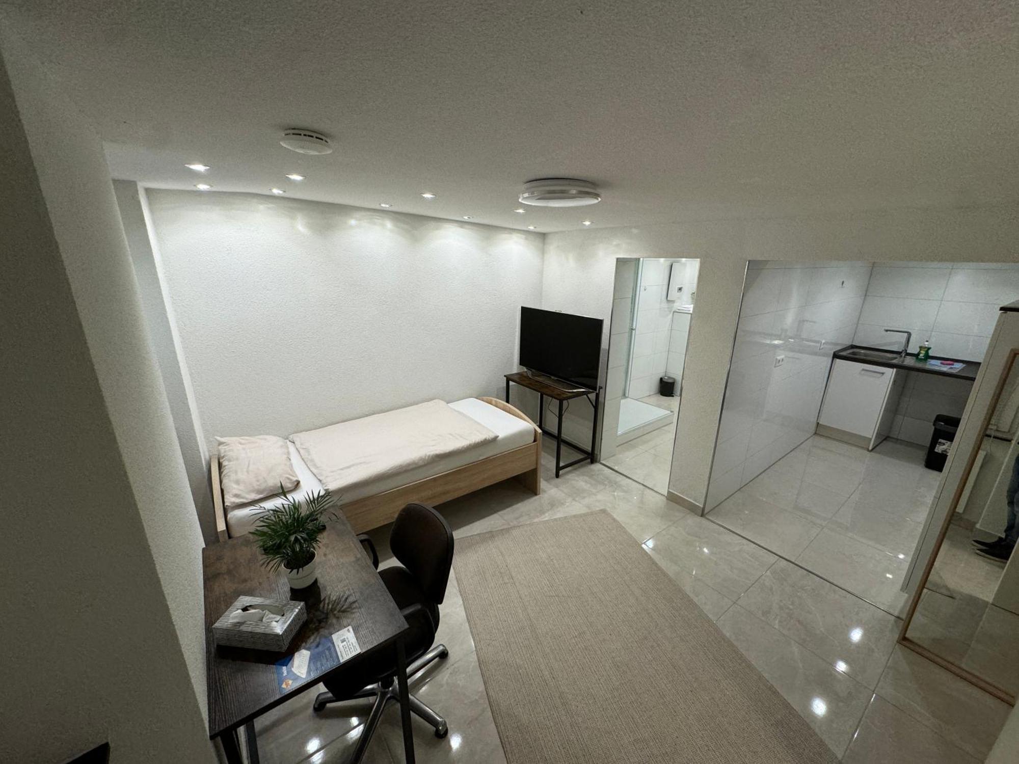 City Apartment Stadtwohnung Mit Kueche Und Netflix Nahe Bahnhof Sinsheim Kültér fotó